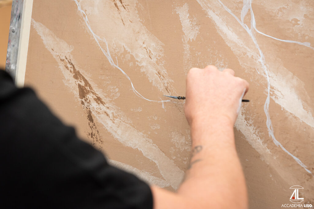 Ti piacerebbe avere in casa una pittura decorativa effetto sabbia?